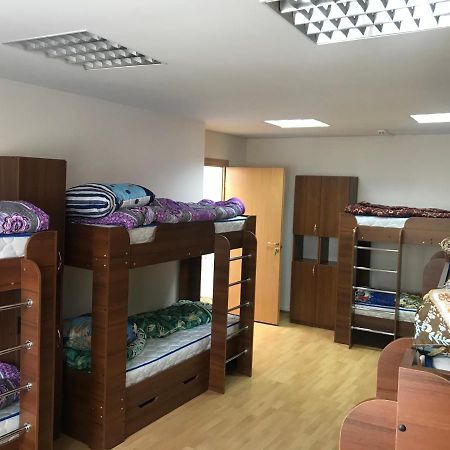 Міни-Хостел Родинного Типу Dubai Ужгород Екстериор снимка